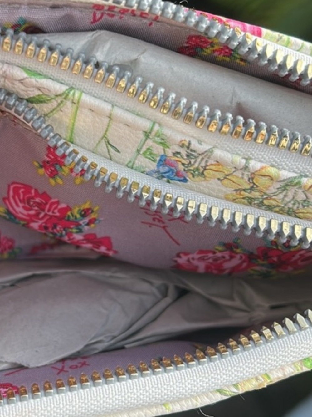 Betsey Johnson floral double zip wristlet clutch NWT - Picture 11 of 16